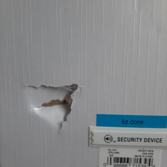 Liz Claiborne necklace and earring set - Picture 5 of 5